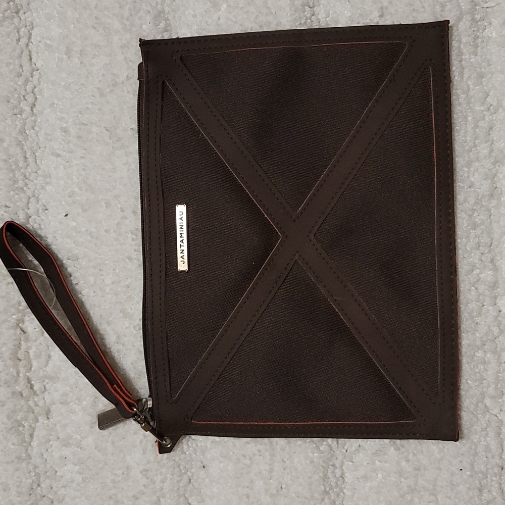 Jantaminiau Pouch